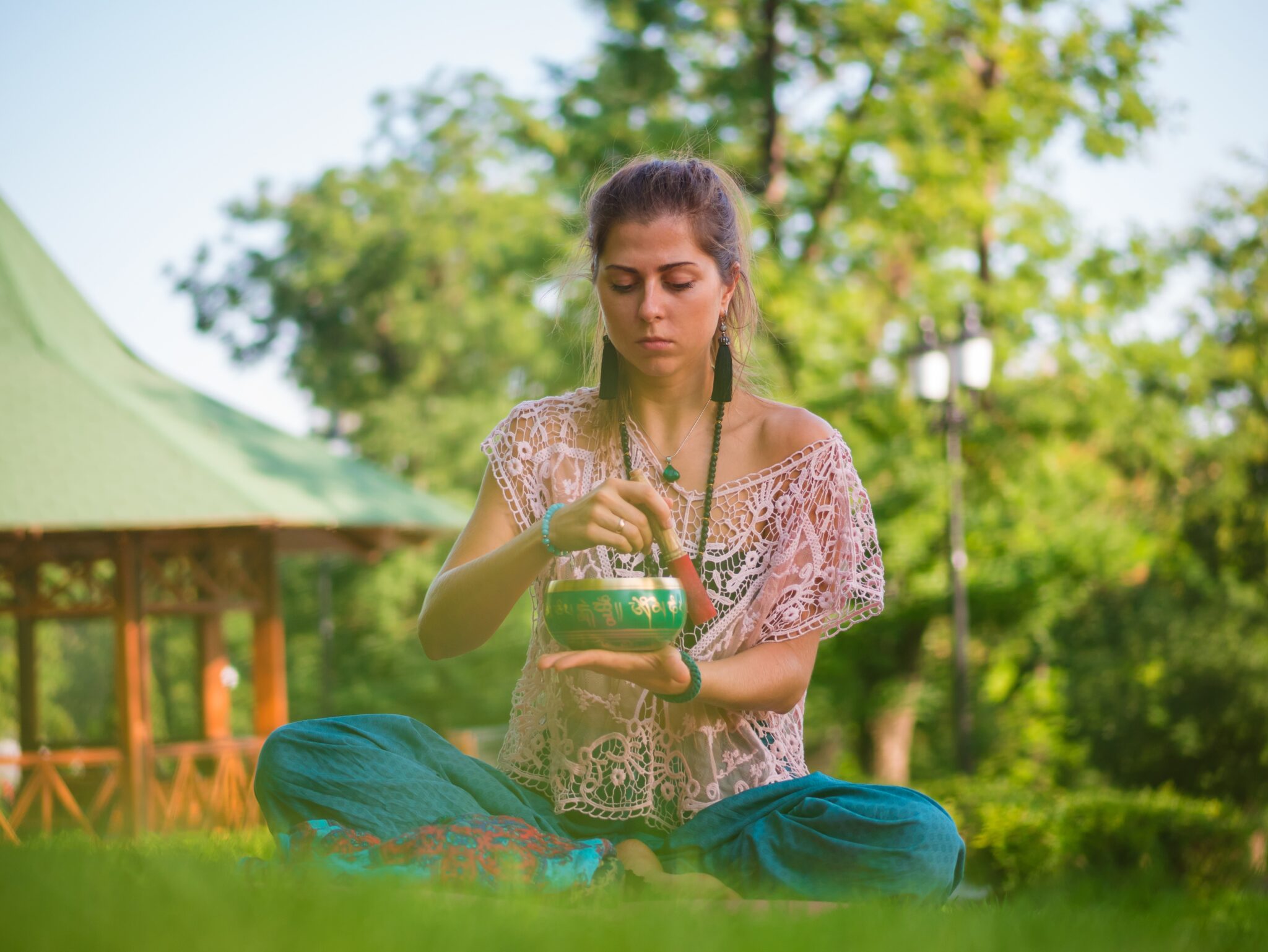Woman With Singing Bowl Meditation Time 2023 11 27 05 06 23 Utc